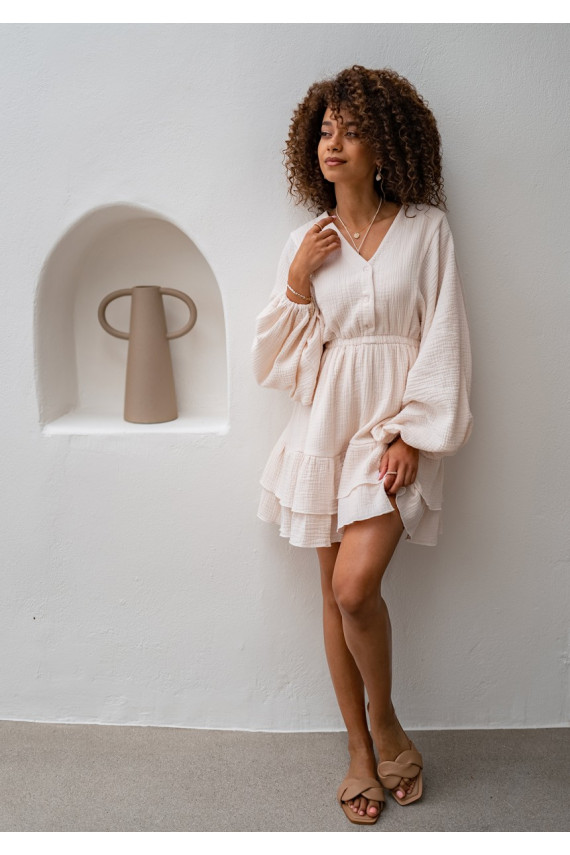 Milla - baltos spalvos suknelė plačiomis rankovėmis