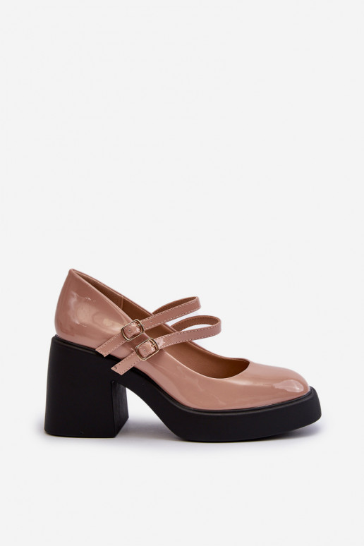 Bateliai plačiu kulnu su lako efektu smėlio spalvos Halmina Bateliai plačiu kulnu su lako efektu smėlio spalvos Halmina