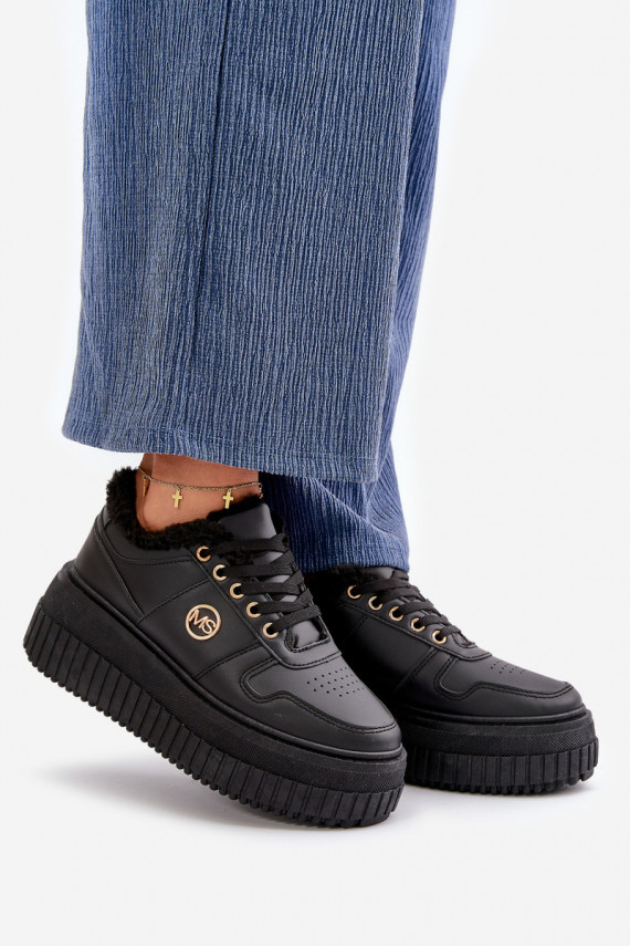 Sneakers modelio batai sportiniai bateliai Moteriškos pašiltinti su madingais masyviais padais juodos spalvos Verissha