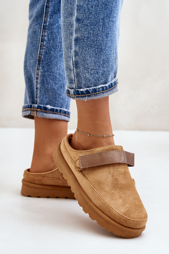 Moteriškos Šlepetės pašiltinti su kailiuku viduje su platforma rudos spalvos Azida