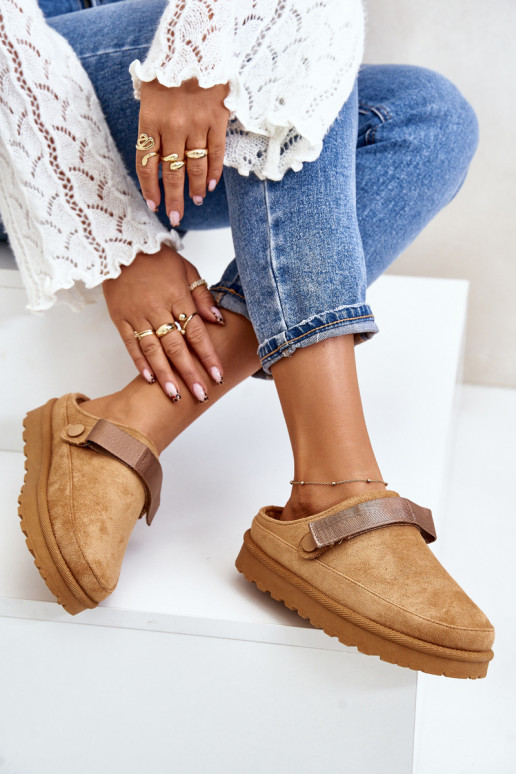 Moteriškos Šlepetės pašiltinti su kailiuku viduje su platforma rudos spalvos Azida