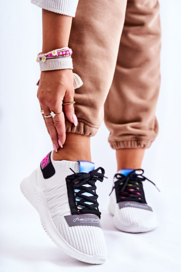 Moteriškos Įsispiriamo modelio Sportinio stiliaus batai Sneakers modelio batai baltos spalvos Klayra