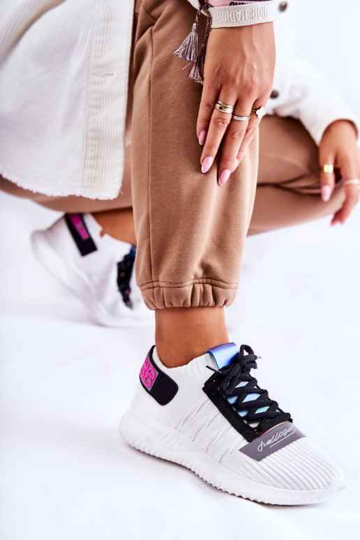 Moteriškos Įsispiriamo modelio Sportinio stiliaus batai Sneakers modelio batai baltos spalvos Klayra