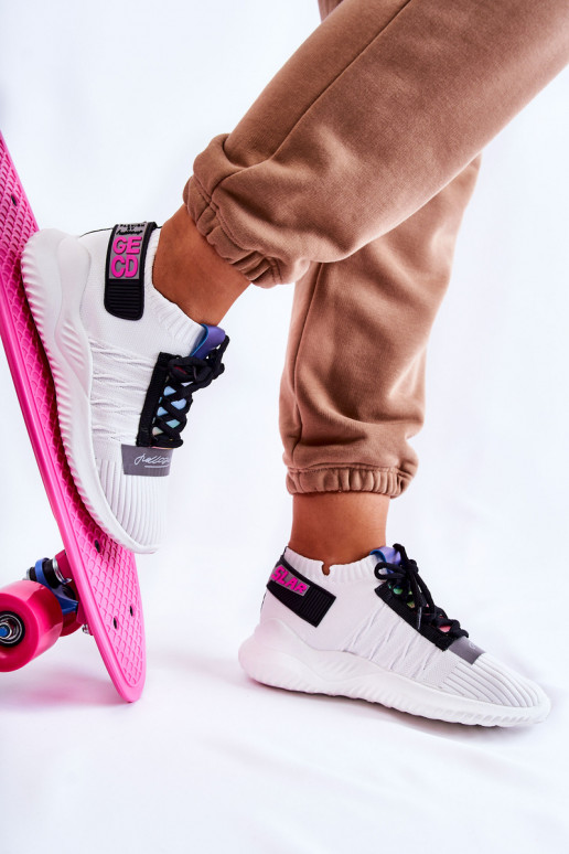 Moteriškos Įsispiriamo modelio Sportinio stiliaus batai Sneakers modelio batai baltos spalvos Klayra