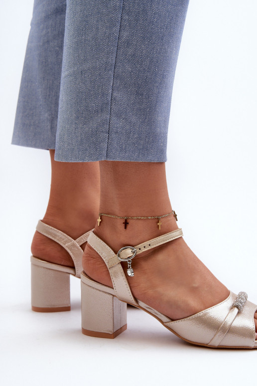 Moteriškos basutės Eko Oda su kulniukais su gražiomis detalėmis aukso spalvos Narhi