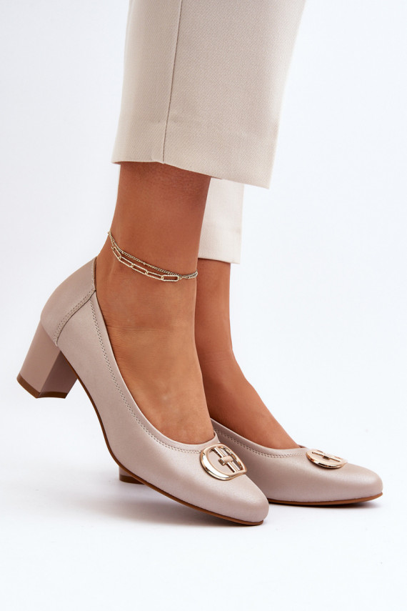 Bateliai su neaukštais kulniukais su ornamentais smėlio spalvos Aeliris