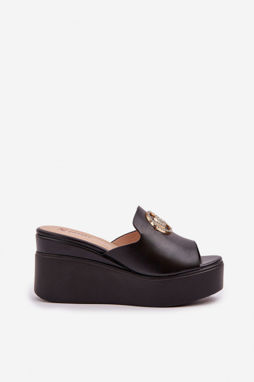 Šlepetės su platforma I Koturnie su ornamentais juodos spalvos Nanessia