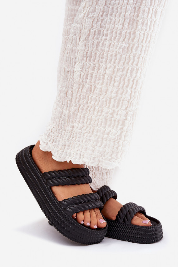 Lengvos šlepetės Lengva Moteriškos šlepetės su platforma S.Barski ZK51-001 juodos spalvos