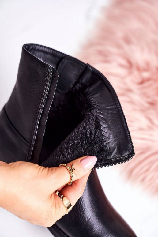 Pašiltinti aulinukai su sagtimis...