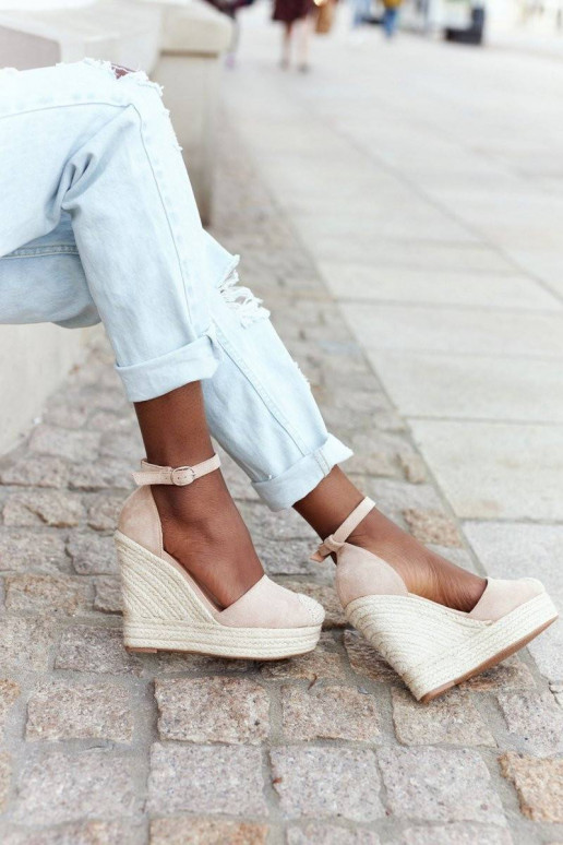 Platforminės basutės smėlio spalvos