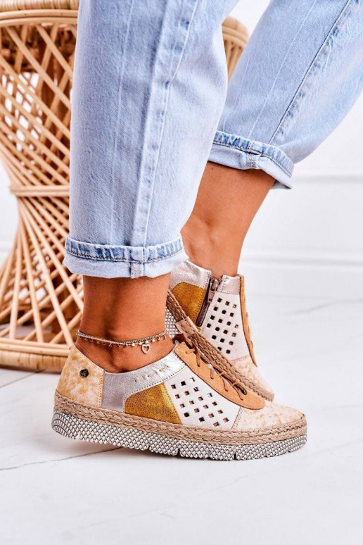 Iš dirbtinės odos batai geltonos spalvos