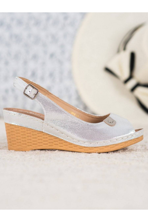 Blizgančios platforminės basutės