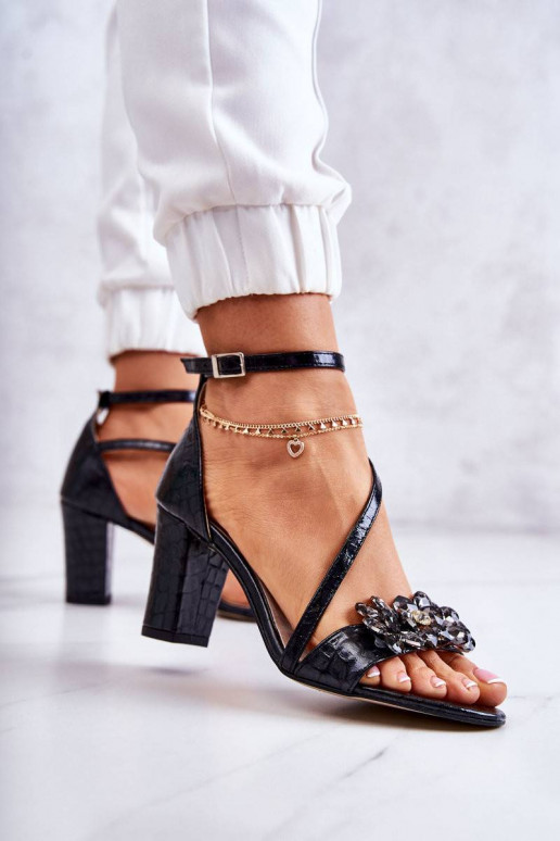 Moteriškos basutės su spindinčiomis...