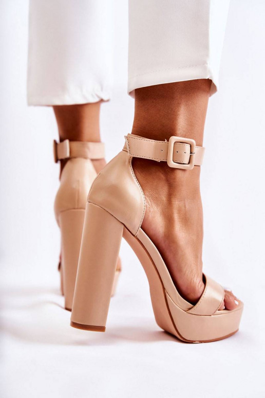 Sandalai su kulniukais smėlio spalvos...