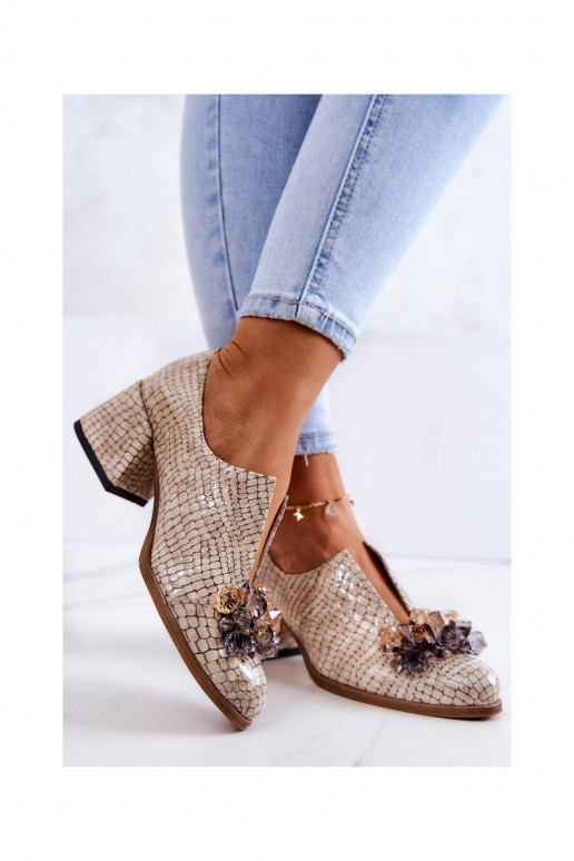 Bateliai su stilingomis detalėmis...