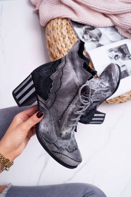 Pilki Moteriški natūralios odos...