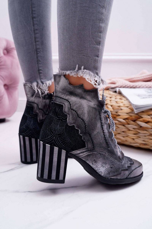 Pilki Moteriški natūralios odos...