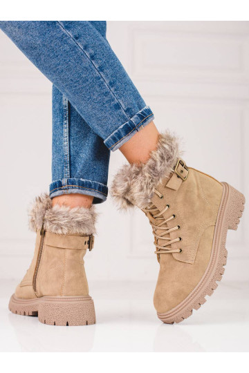 Tamsios smėlio spalvos...