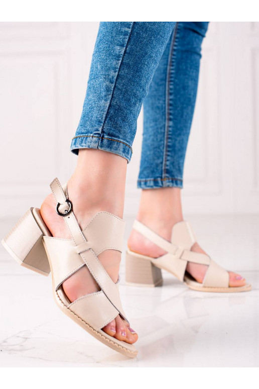 Smėlio spalvos moteriškos basutės ant...