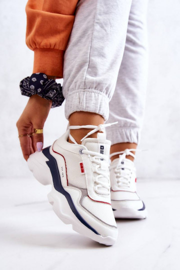 Baltos spalvos laisvalaikio...