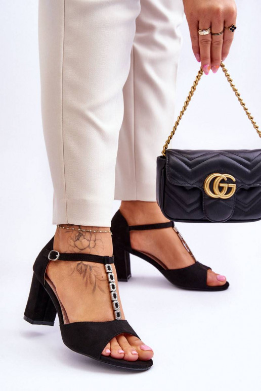 Aukštakulnės basutės iš zomšos juodos...