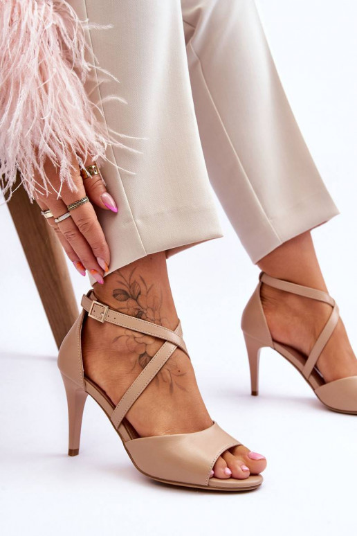 Aukštakulniai plonais kulniukais...