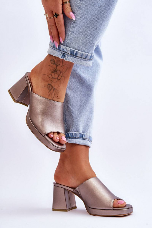 Madingos šlepetės su kulniukais...