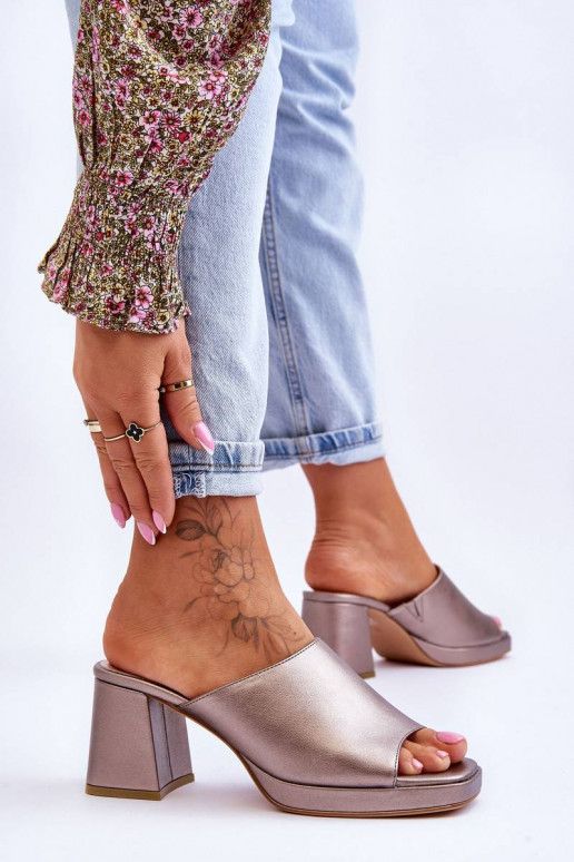 Madingos šlepetės su kulniukais...