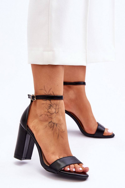 Moteriškos juodos spalvos basutės su...