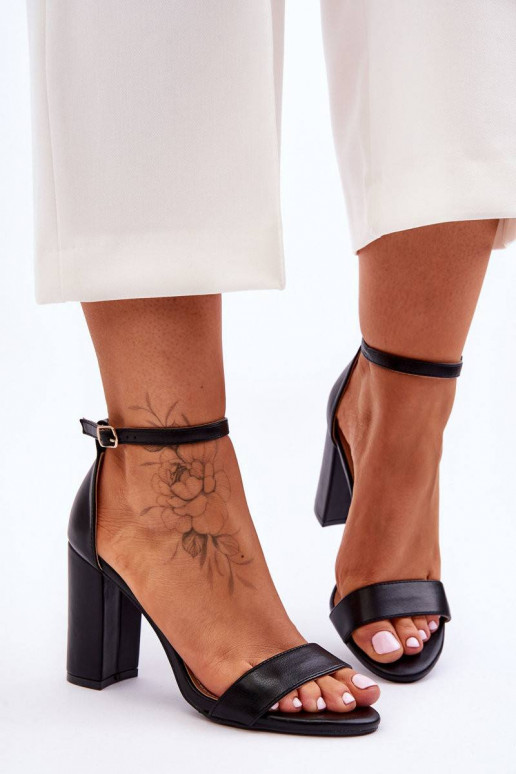 Moteriškos juodos spalvos basutės su...