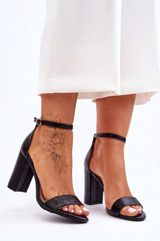 Moteriškos juodos spalvos basutės su...