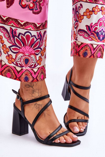 Juodos spalvos basutės... 2