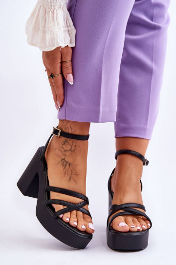 Stilingos aukštakulnės...