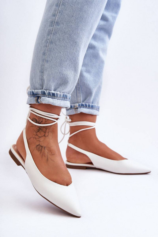 balerinos su raišteliais baltos...