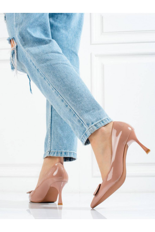 Smėlio spalvos aukštakulniai bateliai...