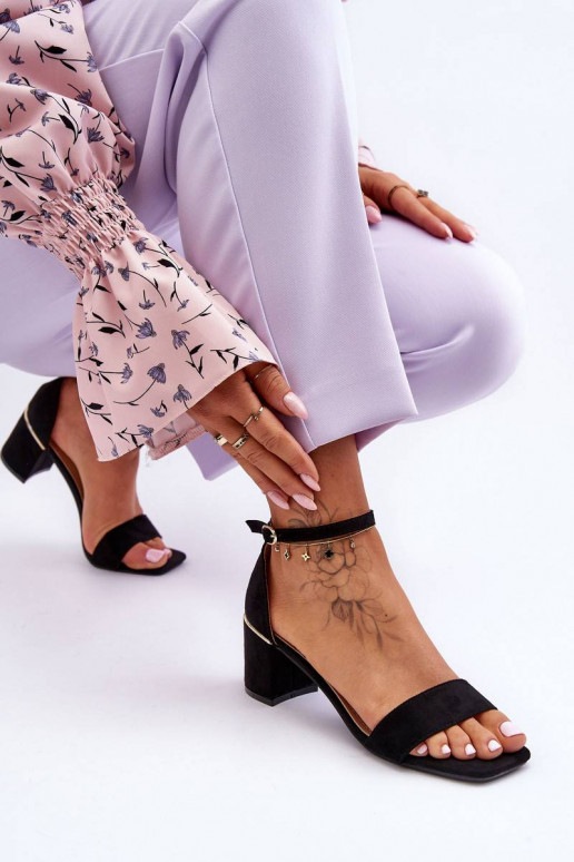 Bateliai žemu kulnu juodos spalvos...