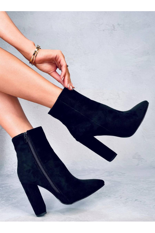 Batai su kulnu RIVERS BLACK