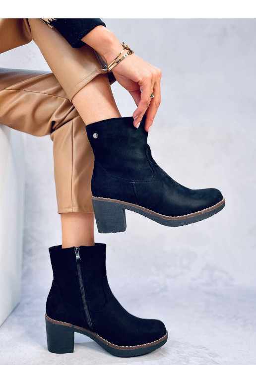 Batai su guminiu kulnu juodos spalvos...