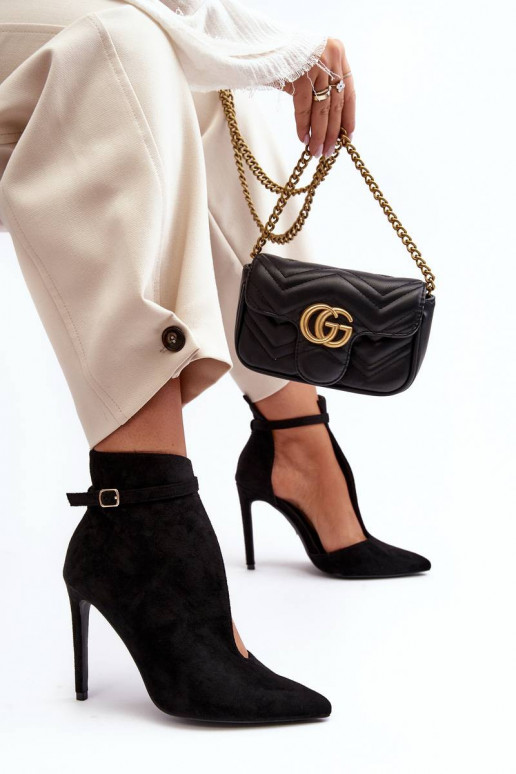 Zomšiniai batai su plonais kulniukais...