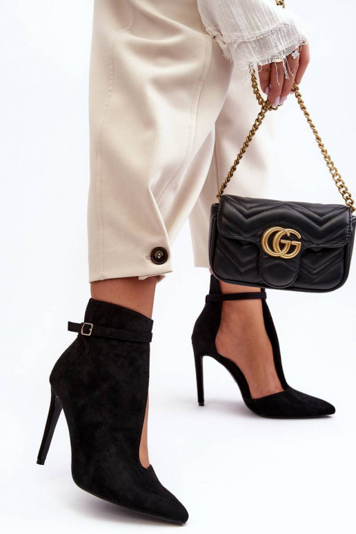 Zomšiniai batai su plonais kulniukais...