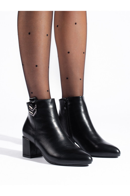 Elegantiški batai su kulniukais...