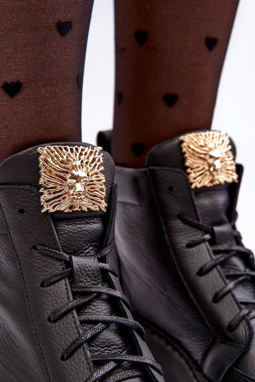 Suvarstomi aulinukai juodos spalvos...