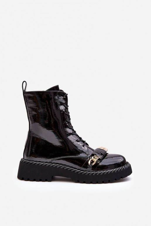 Lakuoti aulinukai su ornamentais...