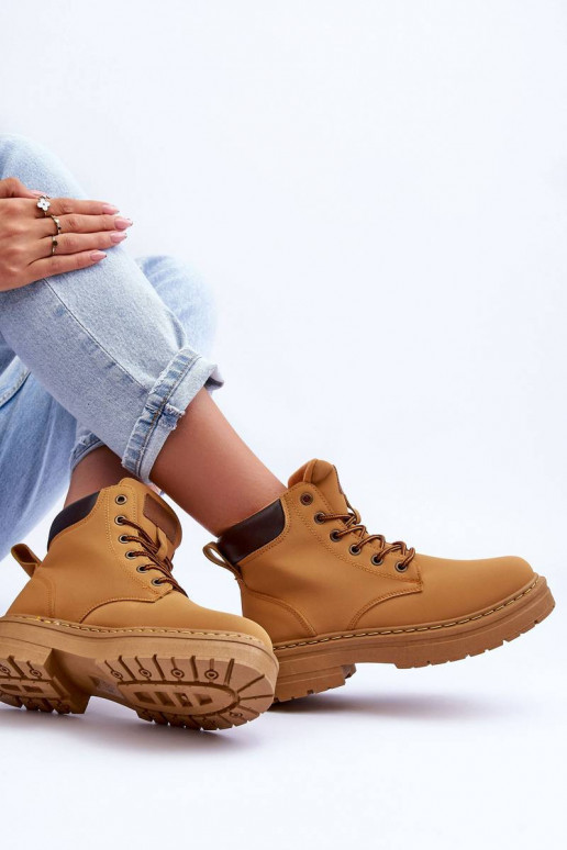 Pašiltinti aulinukai rudos spalvos...