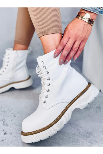 Aulinukai su raišteliais...