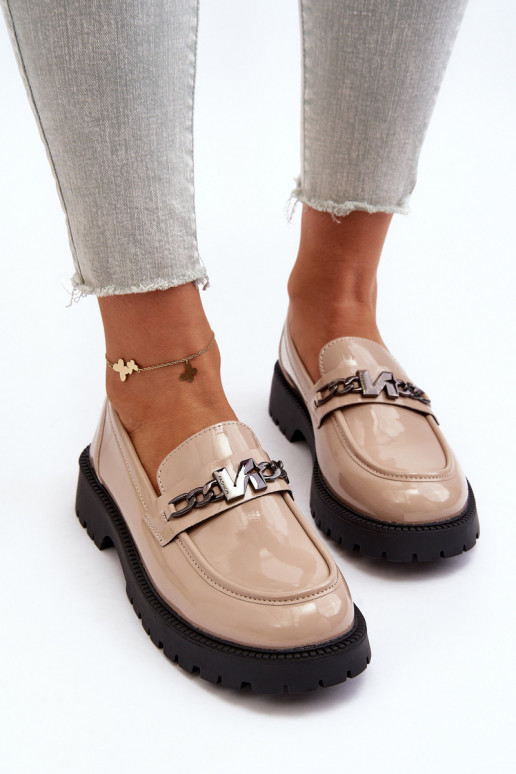 Mokasinai su lako efektu su plačiais...