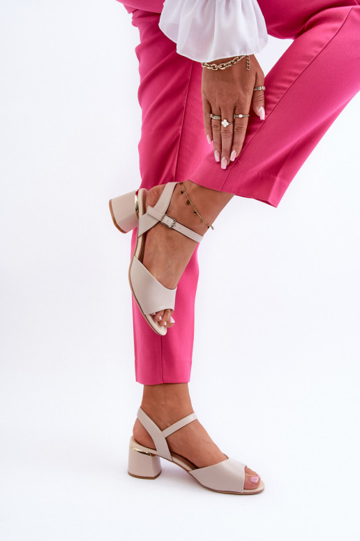 Moteriškos basutės žemu kulniuku...