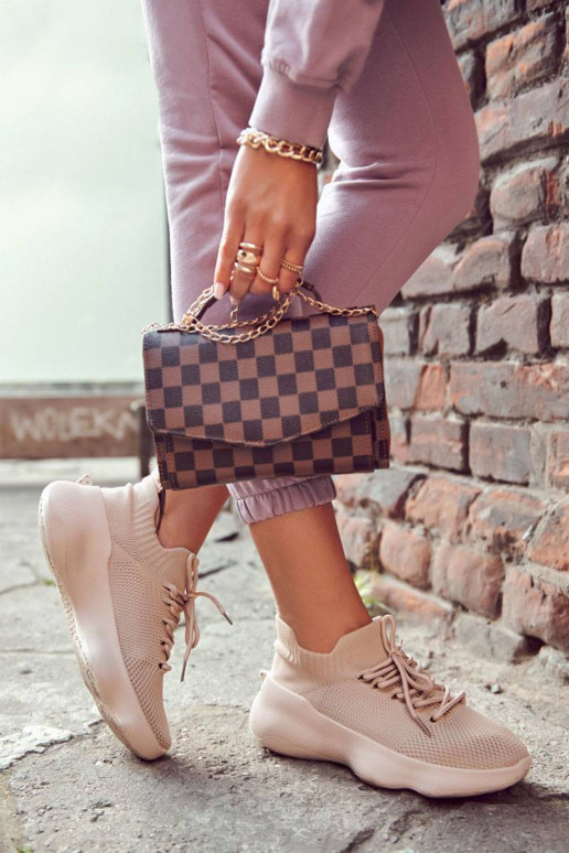 Įsispiriamo modelio sportiniai...