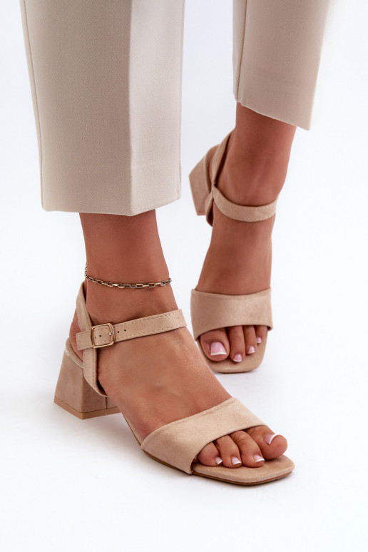 Moteriškos basutės iš zomšos smėlio...