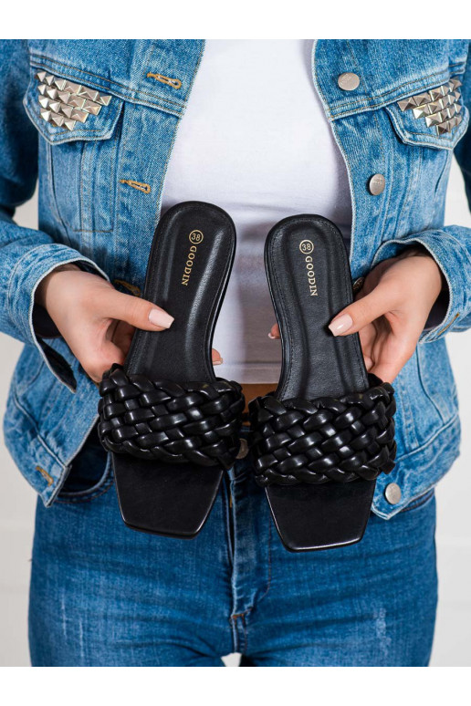 Šlepetės iš dirbtinės odos